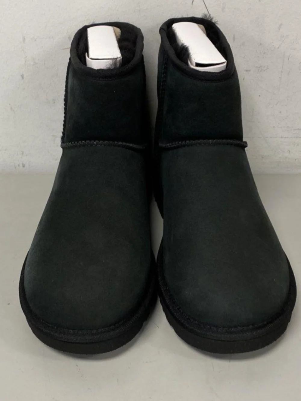 UGG Classic Mini Men's Boots Size 11 NIB MSRP $174.95